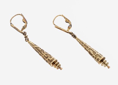 Paar 14 kt Gold Ohrgehänge, GG 585/000, kegelförmig, abstrakte Musterung, L. ca. 4.5 cm, ca. 3 g