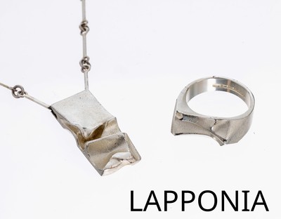 LAPPONIA Silberschmuckset, 925er Silber, Finnland, sign., best. aus: Collier, 1987, L. ca. 40 cm, Hakenschließe und Ring, 1993, RW 55, typ. Design