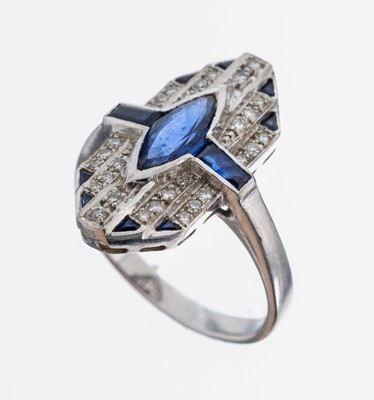 18 kt Gold Saphir-Brillant-Ring, WG 750/000, im stil. Art Deco, Ringkopf in mehreren Ebenen, 11 facett. Saphire zus. ca. 1.50 ct, 28 Brillanten zus. ...