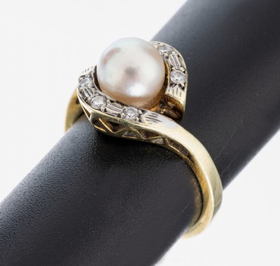 14 kt Gold Perl-Brillant-Ring, GG 585/000, Zuchtperle D ca. 7 mm, 6 Brillanten zus. ca. 0.15 ct (grav.) Weiß/si, ca. 5.2 g, RW 55