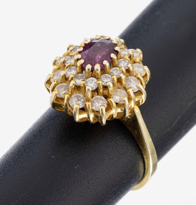 14 kt Gold Rubin-Brillant-Ring, GG 585/000,ovalfacett. Rubin ca. 1.03 ct, 24 Brillanten in 2 Reihen gefasst zus. ca. 1.07 ct Weiß/p, ca. 5.6 g, RW ...