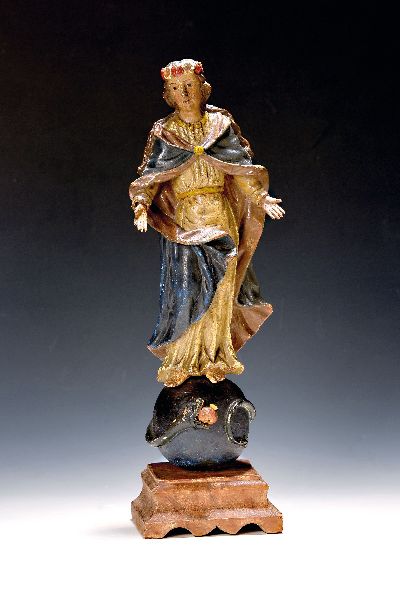 Maria Immaculata/Mutter Gottes/Bildschnitzerei 19. Jh., stehende Madonna mit ausgebreiteten Händen, weißes Gewand und blauer Mantel, Blütenkranz, ...