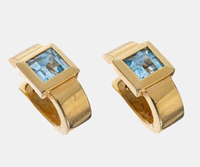 Paar 14 kt Gold Blautopas-Creolen, GG 585/000, 2 facett. Blautopase (beh.) zus. ca. 2.0 ct, ca. 8 g
