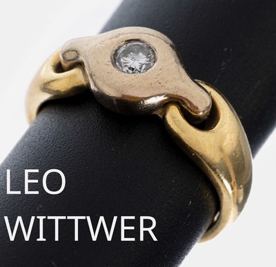 18 kt Gold LEO WITTWER Brillant-Ring, GG/WG750/000, mittig in WG gefasster Brillant ca. 0.15 ct Weiß/si, RW 56, ca. 8.8 g