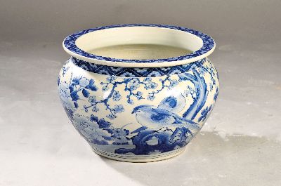 Großes Gefäß, sog. Fishbowl, China, um 1890-1900, Porzellan, Blaumalerei unter der Glasur, Dekor von Vögel, Kirschblüten und Ornamenten, H. ca. ...