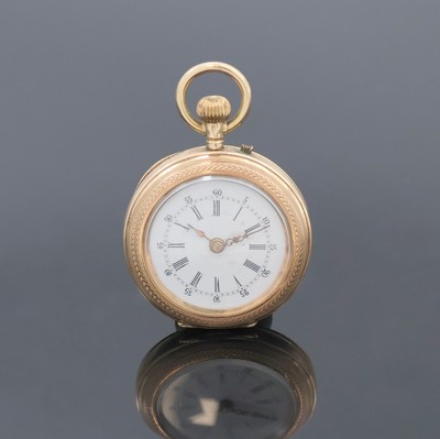 Kleine offene Damentaschenuhr in RG 585/000, Schweiz 1900, verz. Geh. dell., grav. Rückdeckel m. Monogrammspiegel, Metallcuvette, Emailzifferbl. ...