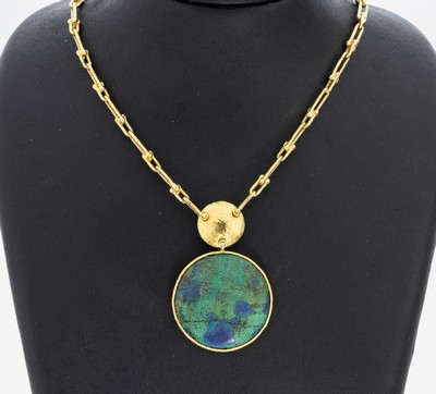 18 kt Gold Farbstein-Collier, GG 750/000, runde Azurit-Malachit Einlage, qualitätvolle, abstrakte Goldschmiedearbeit, L. ca. 42 cm, Hakenschließe, ...