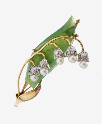 14 kt Gold Nephrit-Diamant-Perl-Brosche, GG/WG 585/000, Darstellung von Maiglöckchen, 5Blüten mit 5 kl. weißen Zuchtperlen, 5 in WG gefasste ...