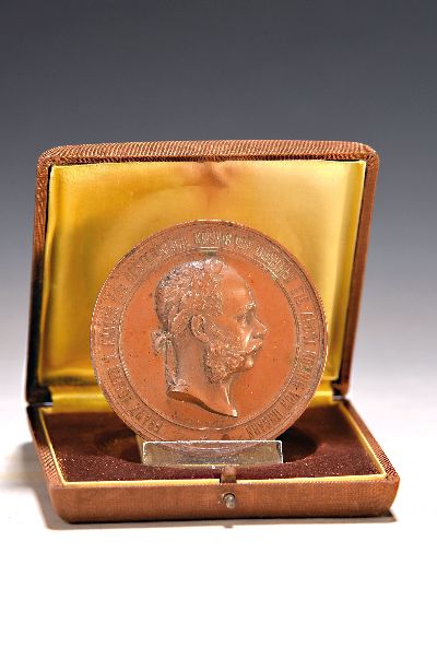 Preismedaille der Weltausstellung Wien 1873, Entw. Josef Tautenhayn (1837-1911), Bronze, Avers: Reliefbildnis Franz Joseph I. Kaiser von Österreich, ...