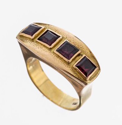 14 kt Gold Granat-Ring, GG 585/000, ovaler Ringkopf bes. mit 4 facett. Granaten zus. ca. 2.0 ct, RW 56, ca. 6.8 g
