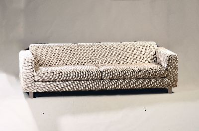 Designer Sofa, Entwurf von "Rafa Garcia" für die Marke Sancal, Dreisitzer, Bezug etwas fleckig, ca. 235 x 70 x 90 cm, EZ 2-3