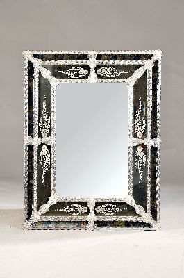 Wandspiegel, Murano, 20.Jh., reich mit Glas verziert, ca. 86 x 65 cm, EZ 2