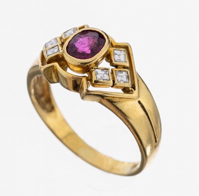 18 kt Gold Rubin-Diamant-Ring, GG 750/000, ovalfacett. Rubine ca. 0.30 ct, 6 Diamant- Carrees zus. ca. 0.30 ct Weiß/vs, RW 56, ca. 4.7 g