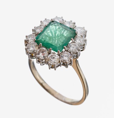 18 kt Gold Smaragd-Brillant-Ring, WG 750/000, Smaragd-Carree ca. 4.0 ct, 12 Brillanten zus. ca. 3.0 ct feines Weiß- Weiß/vs-si, RW 64, ca. 7.2 g