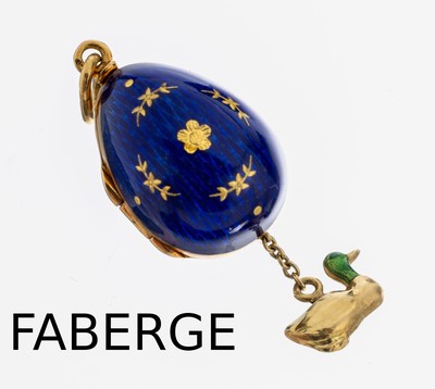 18 kt Gold FABERGE Ei-Anhänger, GG 750/000,limit. Edition 52/500, royalblau emaill., guill. Grund, aufklappbar, innen Erpel an Kettenabhängung, ...