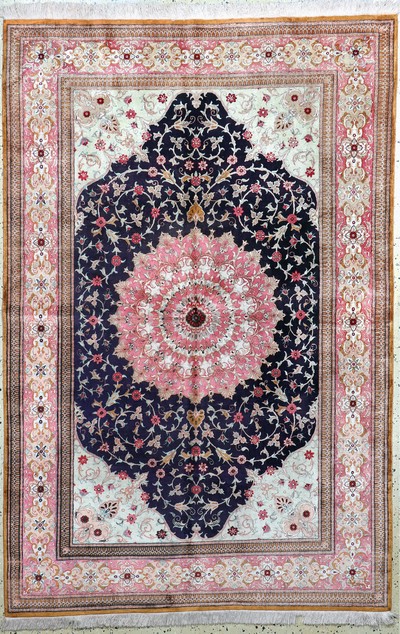 Ghom Seide fein, Persien, Ende 20.Jhd, reine Naturseide, ca. 210 x 138 cm, ca. 1,0 Mio. Kn/qm, verfärbt, EHZ: 2