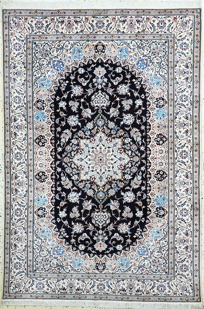 Nain fein(6 La) Persien, Persien, Ende 20.Jhd, Korkwolle mit Seide, ca. 227 x 156 cm,ca. 1,0 Mio. Kn/qm, EHZ:(nahezu neuwertig)