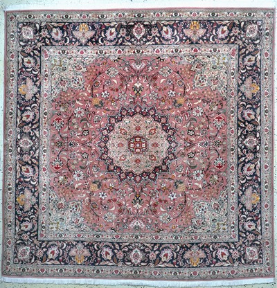 Täbriz fein(50 Raj), Persien, Mitte 20.Jhd,Korkwolle mit Seide, ca. 205 x 205 cm, ca. 500.000 Kn/qm, EHZ: 2
