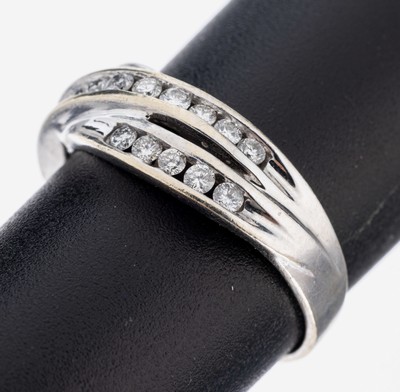 14 kt Gold Brillant-Ring, WG 585/000, Brillanten zus. ca. 0.60 ct Weiß/si, RW 56, ca. 3.7 g