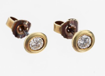 Paar 14 kt Gold Brillant-Ohrstecker, GG/WG 585/000, 2 Brillanten zus. ca. 0.40 ct Weiß/vs-si