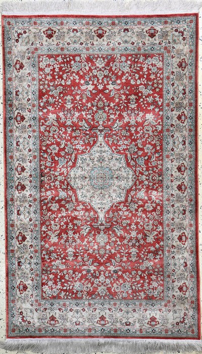 Hereke Seide fein, China, Ende 20.Jhd, reine Naturseide, ca. 154 x 92 cm, ca. 1,0 Mio. Kn/qm, EHZ: 2