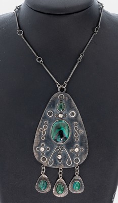 Chrysokoll-Collier, Mexiko, 1950er-70er Jahre, 930er Silber, tropfenf mit 3 bewegl. Abhängungen, ovale Chrysokoll-Cabochon, aufgelegte Golddrähte, ...