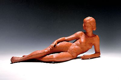 Skulptur von Fritz Klimsch (1870-1960), Porzellan, Ausführung Katzhütte, sog. Böttger-Steinzeug, liegender weiblicher Akt, H. ca. 20cm, L. ca. ...