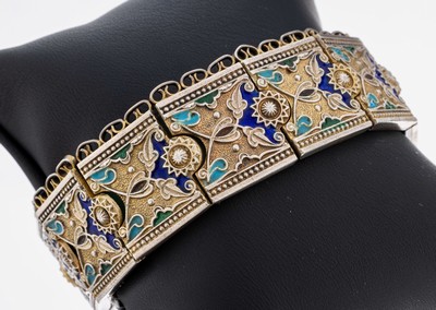 Email-Armband, Russland, St. Petersburg, 1910er Jahre, 84er Silber, part. verg., fein ausgeführtes Cloisonne-Email in Blau und Grün, L. ca. 17.5 ...