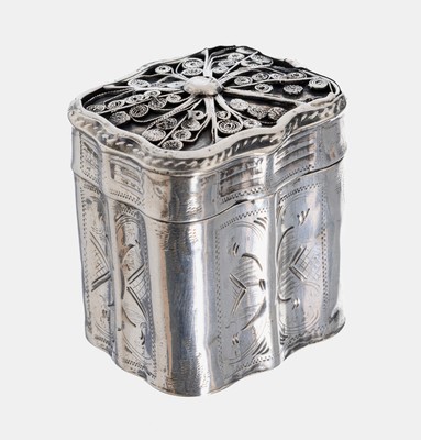 Pillendose, Niederlande, Schoonhoven, 1953- 1987, 835er Silber, nach älterem Vorbild, Deckel mit Ornamenten aus Kordeldraht, H. ca. 4.5 cm, ca. ...