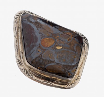 Boulderopal-Anhänger, 925er Silber, gr. Boulderopal, rs. mit minimalem Farbspiel in Blau, schlichte Fassung, ca. 6 x 4.7 cm