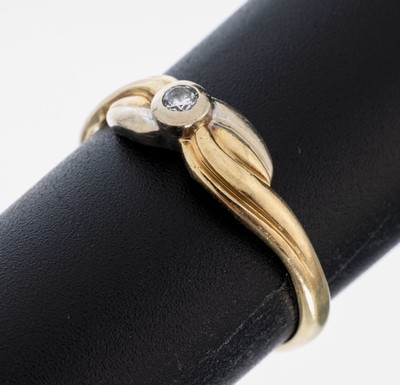 14 kt Gold Brillant-Ring, GG/WG 585/000, Brillant ca. 0.08 ct (grav.) Weiß/si, RW 61, ca. 2.7 g