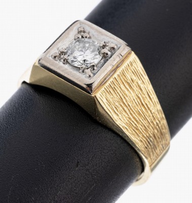 14 kt Gold Brillant-Ring, GG/WG 585/000, Ringschultern strukt., in WG gefasster Brillant ca. 0.415 ct (grav.) Weiß/p (Reinheitgrav.), RW 62, ca. ...