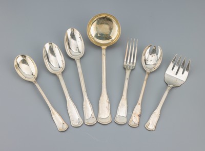 7 Vorlegeteile, 800er Silber, best. aus: 1 gr. Suppenkelle, L. ca. 31 cm, 1 Fischvorlegegabel, L. ca. 23 cm, 1 gr. Gabel, L. ca. 25.5 cm, 2 gr. ...