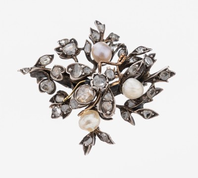 8 kt Gold Diamant-Perl-Brosche, um 1880, GG333/000 gepr., schauseitig zeittyp. Silber, florale Gestaltung mit Fliege, 34 Diamantrosenzus. ca. 0.42 ...