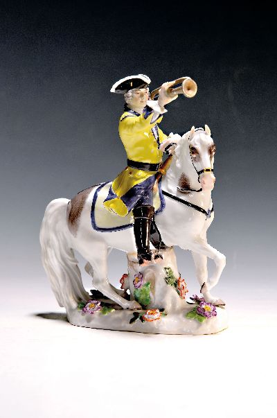 Porzellanfigur, Meissen, 2. Hälfte, 20. Jh., Sächsischer Soldat auf Pferd mit Trompete, Entwurf Johann Joachim Kaendler um 1754, Modell 2165, ...