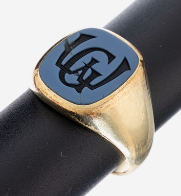 14 kt Gold Siegelring, GG 585/000, schlichte Gestaltung, Lagensteinplatte mit Intaglio, min. besch., Monogramm WG, RW 68, ca. 9.9 g