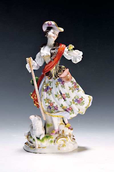 Große Porzellanfigur, Meissen, 1910, Jubiläumsmarke, große Schäferin mit Schaf und Stab, oberer Teil des Stabes und Blätter am Baum fehlend, ...