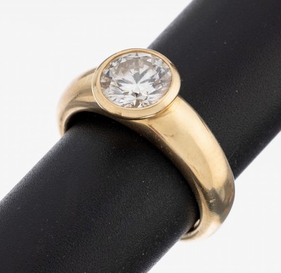 14 kt Gold Brillant Ring, GG 585/000, schwere qualitätvolle Verarbeitung, Brillant in Zargenfassung ca. 1.85 ct (grav.) Weiß/lr, lt. ...
