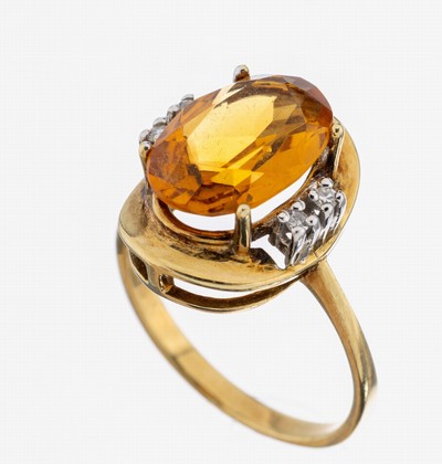 14 kt Gold Citrin-Diamant-Ring, GG/WG 585/000, ovalfacett. Citrin ca. 3.80 ct, 4 in WG gefasste 8/8-Diamanten zus. ca. ct 0.04 ct Weiß/si, RW 54, ...