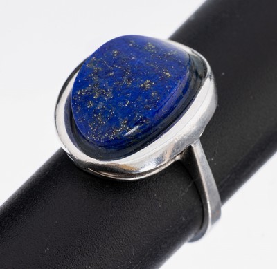 14 kt Gold Lapislazuli-Ring, WG 585/000, Lapislazuli-Einlage mit Pyrit-Einschlüssen, RW57, ca. 5.7 g