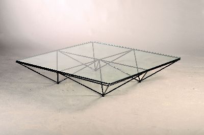 Coffee Table "Alanda", Paolo Piva (1950-2017) für B&B Italia, Entwurf 1981, Ausführung 1980er-Jahre, schwarz lackiertes Stahlrohrgestell ...