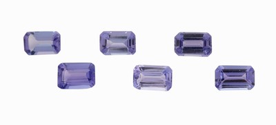 Lot 6 lose Tansanite, zus. ca. 3.14 ct, facett. Baguettes in versch. Größen und Farbnuancen