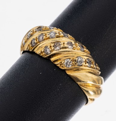 18 kt Gold Brillant-Ring, GG 750/000, 16 Brillanten zus. ca. 0.28 ct Weiß/si, RW 52, ca. 2.5 g