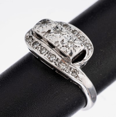 14 kt Gold Diamant-Ring, WG 585/000, 15 8/8-Diamanten zus. ca. 0.18 ct Weiß/si, RW 51, ca. 3.8 g