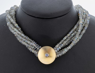 Labradorit-Collier, 5-rhg. Labradorit -Linsen in versch. Größen, außergewöhnliche Magnetschließe, 925er Silber verg., L. ca. 47 cm, Hersteller ...