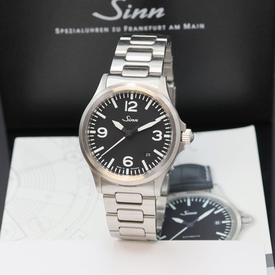 SINN 556 Armbanduhr in Stahl, Deutschland verk. lt. beil. Pap. 04/2022, Automatik, beids. vergl. Geh. inkl. orig. Gliederband m. Faltschl., Boden u. ...