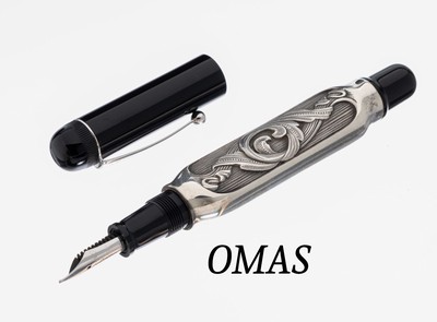 OMAS Doctor`s Pen, Kolbenfüller, limited Edition, Kappe aus schwarzem Baumwollharz, Korpus aus 925er Silber mit Aeskulap Symbol, gegenüberliegende ...
