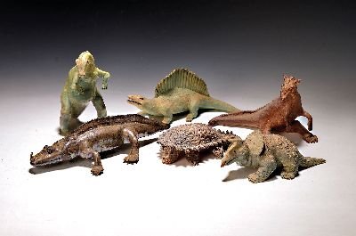 Konvolut aus 6 Keramikfiguren, Echsen und Dinosaurier, Atelier Margarete Zech, Nachkriegszeit, Keramik unterschiedlich glasiert, je mit Monogramm, ...