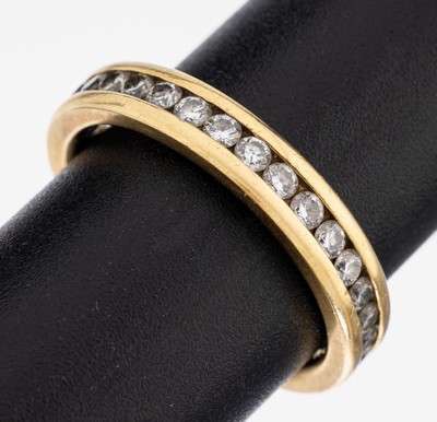 18 kt Gold Brillant-Ring, GG 750/000, 32 Brillanten zus. ca. 0.96 ct Weiß/p 1, RW 57, ca. 6.0 g