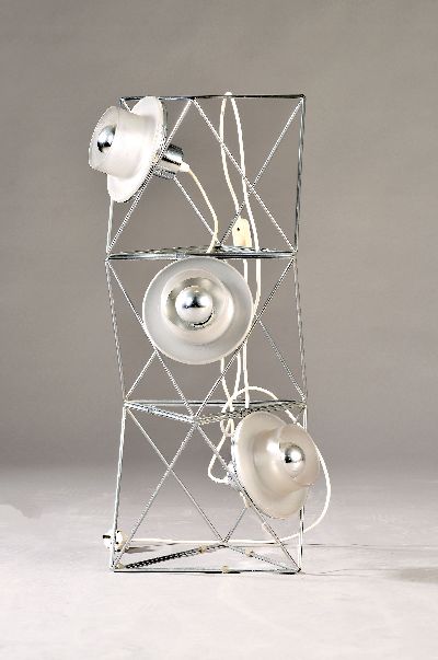 Design Lampe "Poliedra", Entwurf Felice Ragazzo 1969, Stahl, drei Brennstellen, produziert wohl Guzzini, H. 77 cm, l. Gebr.spuren, orig. ...